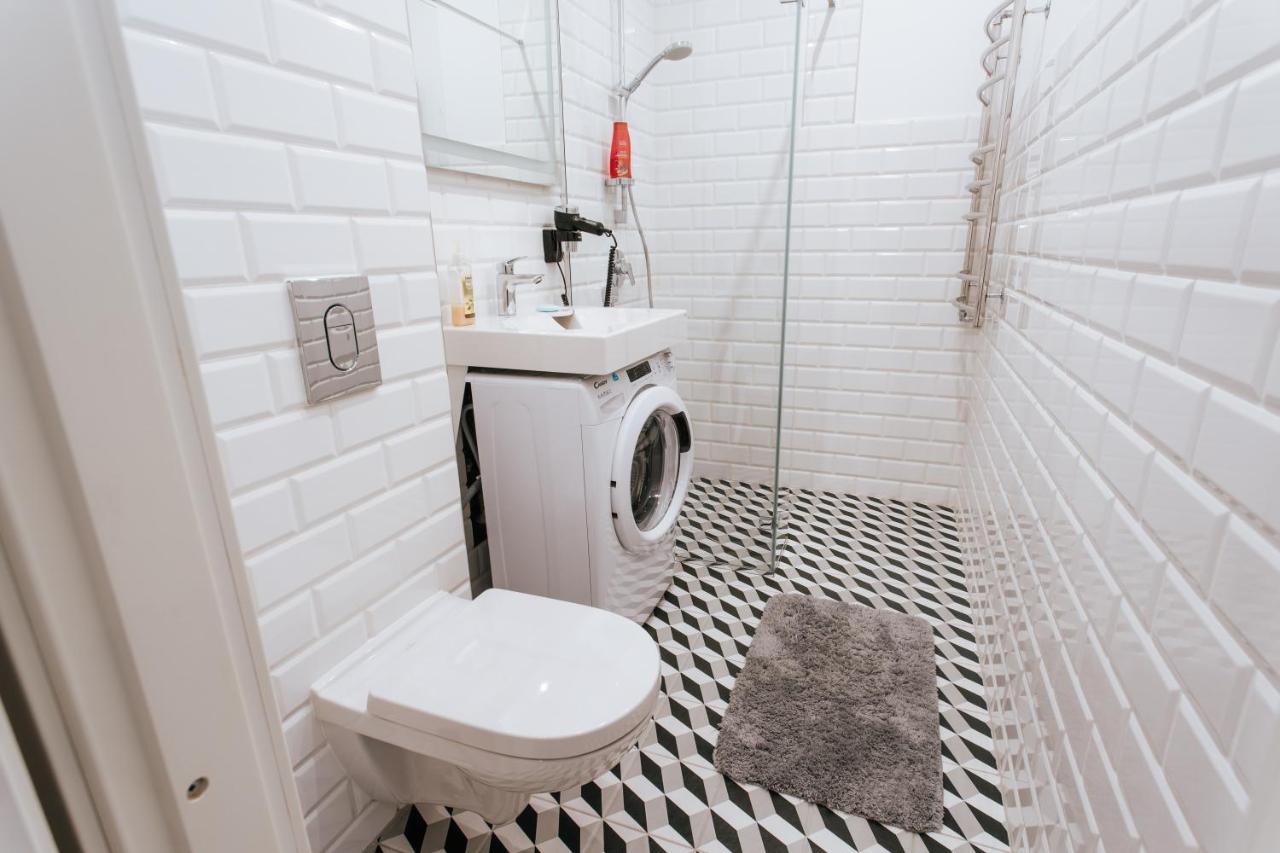 Stylish Latvian-Style Studio Apartment Near City Center, Parks, Cafes & Public Transit Riga Buitenkant foto